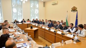 Китайската Midea ще разположи хуманоидни роботи във фабричните операции следващия месец · TechNode