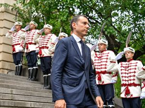 Китайският XPENG подписва допълнителен протокол с доставчици, за да извършва навременни плащания · Technode