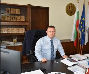 Мейнленд критикува тайванските власти за пренебрегване на поминъка на хората