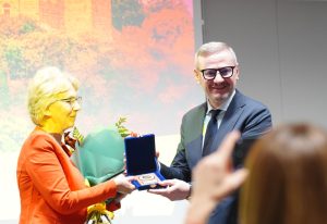 ByteDance спира глобалното стартиране на Seedance 2.0 след спорове за авторски права в Холивуд · TechNode