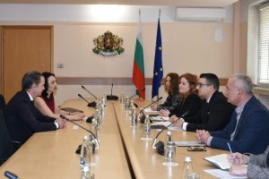 ЛАБОРАТОРИЯ ЗА ПОЛИТИКИ на тема „ВИСШЕТО ОБРАЗОВАНИЕ – ДВИГАТЕЛ НА ИНОВАЦИИТЕ И РЕГИОНАЛНАТА ТРАНСФОРМАЦИЯ“