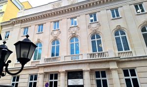 UBR предлага глътка от поетичната култура на династията Танг