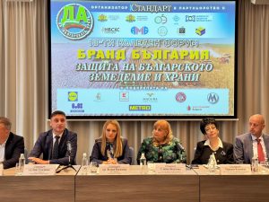 Китай ще насърчава вноса на висококачествени потребителски услуги: министър