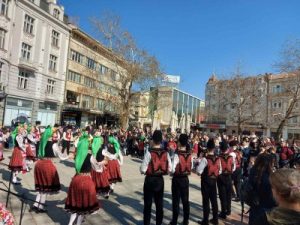 Дионисиево шествие в центъра на Пловдив в неделя възвестява началото на ВИНАРИЯ 2025