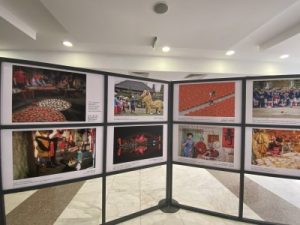 Десетки пловдивчани отпразнуваха Китайската Нова година с концерт и базар „Изтокът среща Запада“