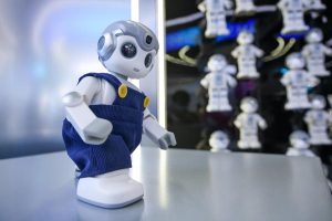 Ubtech осигурява големи хуманоидни роботи поръчки