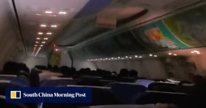 „Бях ужасен“: Пътниците преброяват турбулентност след полет в Китай се отклоняват