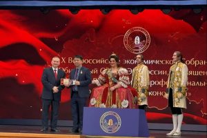 Китайски учен, удостоен с руския медал „Награда за труда“ в Кремъл