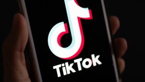 Полша настоява Европейската комисия да разследва TikTok за съдържание, генерирано от AI