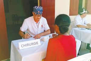 Китайски лекари подобряват медицинските резултати в Мадагаскар