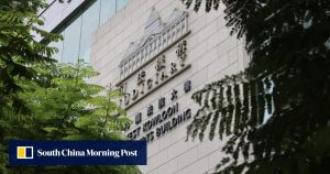 61-годишният Хонконгер беше задържан за предполагаемо публикуване на бунтовно съдържание във Facebook