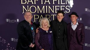 Би Би Си и защитник на Турет се извиняват на звездите от “Грешници” за расистки обиди по време на Baftas