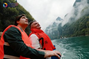 Отвъд мъглата и скалите: международни гости, пленени в Wujiang