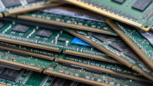 Напредъкът TurboQuant AI на Google срива акциите на чипове с памет, но анализаторите казват, че „купете спада“