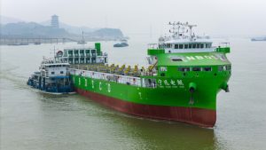 Китай доставя най-големия електрически интелигентен контейнеровоз в света